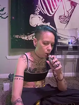 Snapshot of trashbrat chatting on October 25, 2025, 10:23 am trashbrat online show from October 25, 2025, 10:23 am