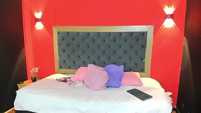 Charlot Vega  online show from October 24, 2025, 7:43 pm