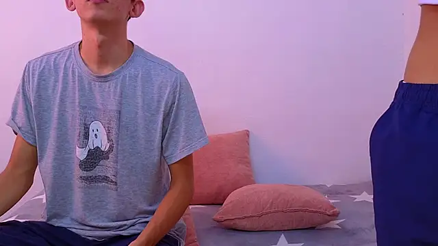 Ana and Leo online show from February 10, 2025, 3:21 pm