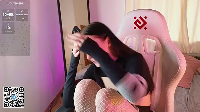 mon lola online show from January 21, 2025, 9:35 am