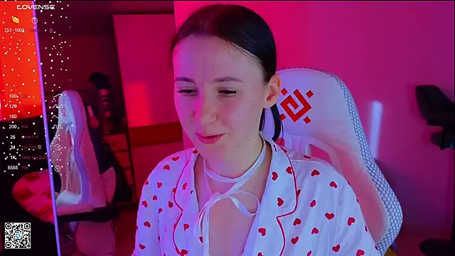 mon lola online show from March 10, 2025, 6:16 am