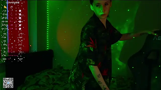 mon lola online show from March 11, 2025, 6:43 am