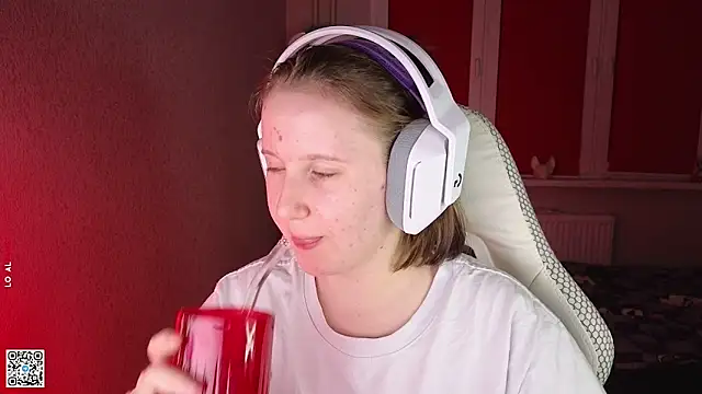 mon lola online show from September 14, 2025, 4:28 pm