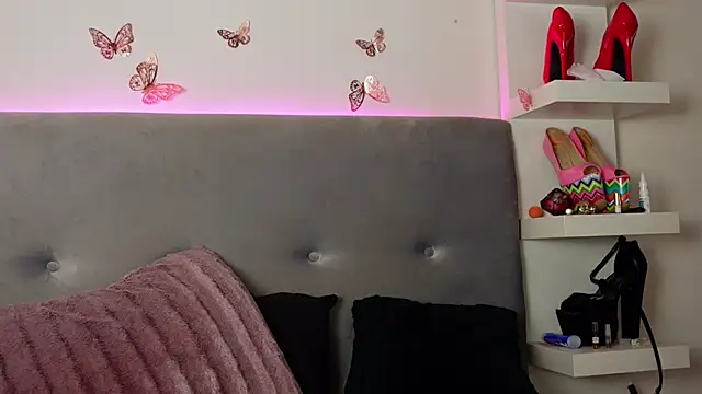 TanyaKros online show from November 6, 2025, 5:41 am