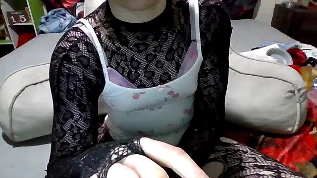 AverageRose online show from March 16, 2025, 2:32 am