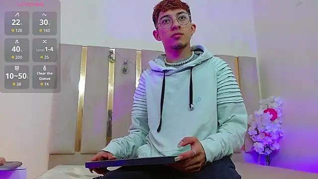 Axel tay online show from October 24, 2025, 3:36 am