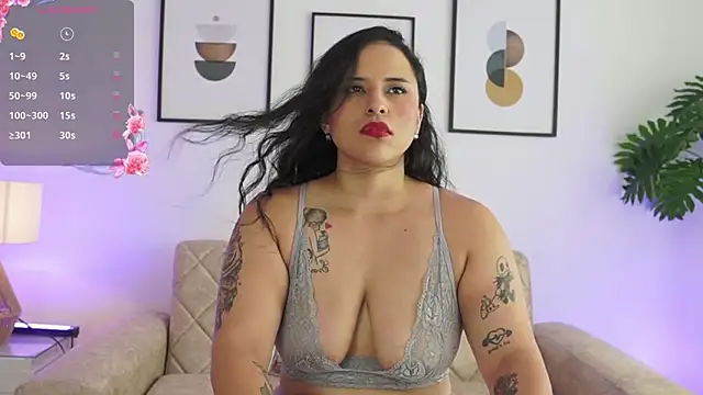 Snapshot of Emma_Walkerr_ chatting on January 18, 2025, 7:15 pm Emma Walkerr online show from January 18, 2025, 7:15 pm