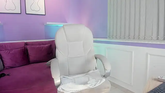 Snapshot of Emma_Walkerr_ chatting on January 27, 2025, 10:16 pm Emma Walkerr online show from January 27, 2025, 10:16 pm