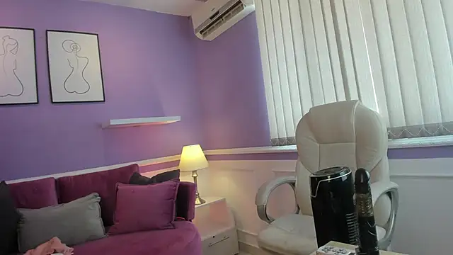 Snapshot of Emma_Walkerr_ chatting on February 8, 2025, 7:05 pm Emma Walkerr online show from February 8, 2025, 7:05 pm