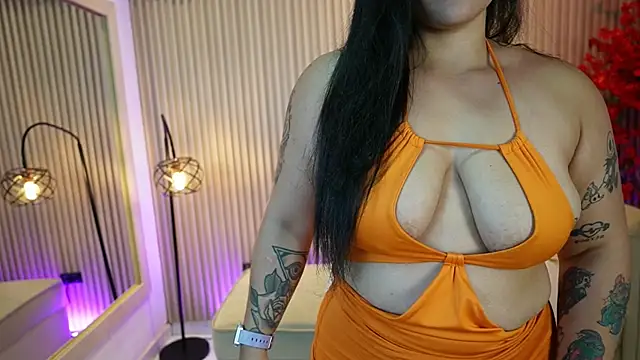 Snapshot of Emma_Walkerr_ chatting on September 15, 2025, 7:03 pm Emma Walkerr online show from September 15, 2025, 7:03 pm