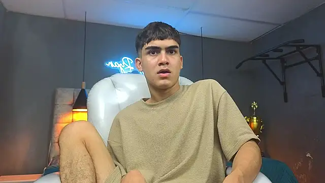 Tommy18   online show from February 13, 2025, 9:41 am