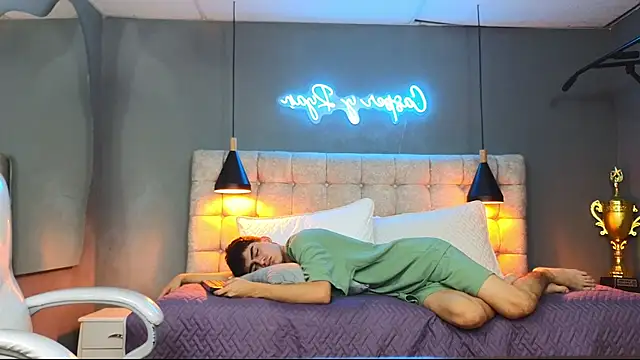 Tommy18   online show from March 5, 2025, 8:21 am