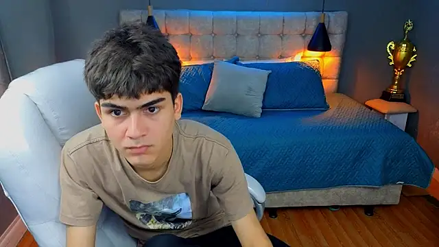 Tommy18   online show from March 18, 2025, 7:41 am