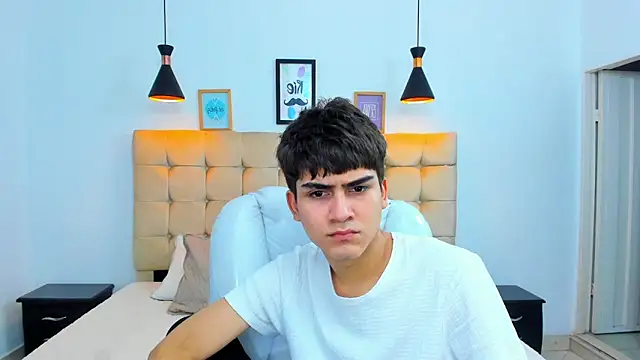 Tommy18   online show from March 23, 2025, 6:58 am