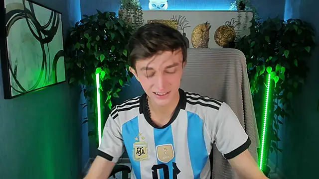 Snapshot of John_Weasley chatting on November 12, 2025, 11:54 am John Weasley online show from November 12, 2025, 11:54 am