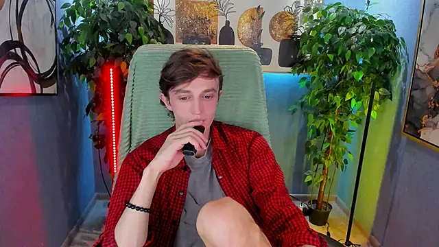 Snapshot of John_Weasley chatting on December 18, 2025, 1:39 pm John Weasley online show from December 18, 2025, 1:39 pm