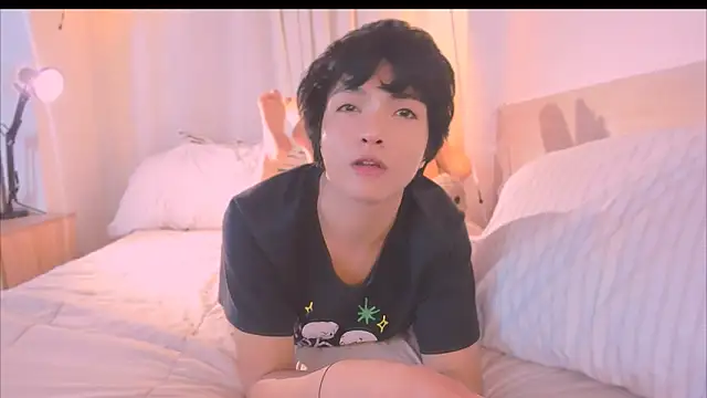 AllanYong18 online show from November 20, 2025, 8:58 am