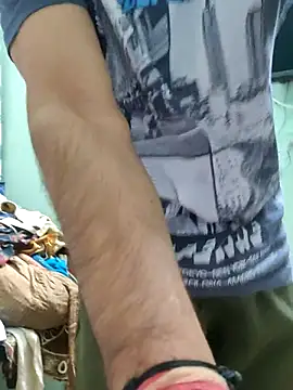 TOPMOON001 online show from November 20, 2025, 5:18 am