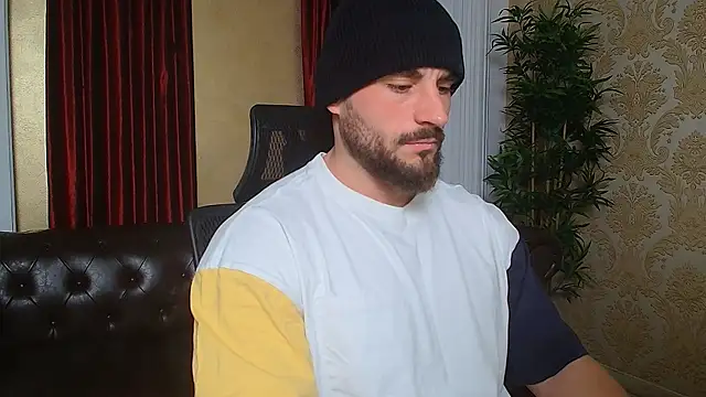 Snapshot of AdamJamesonn chatting on March 11, 2025, 5:38 am AdamJamesonn online show from March 11, 2025, 5:38 am