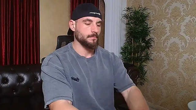 Snapshot of AdamJamesonn chatting on March 17, 2025, 5:45 am AdamJamesonn online show from March 17, 2025, 5:45 am