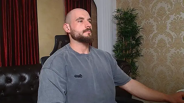 Snapshot of AdamJamesonn chatting on March 19, 2025, 6:24 am AdamJamesonn online show from March 19, 2025, 6:24 am