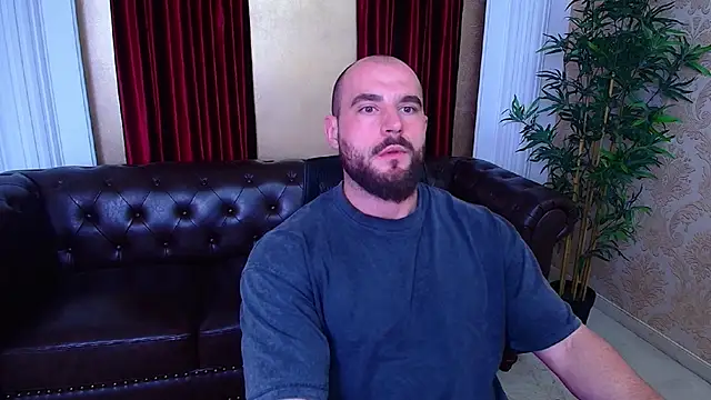 Snapshot of AdamJamesonn chatting on October 13, 2025, 5:07 am AdamJamesonn online show from October 13, 2025, 5:07 am