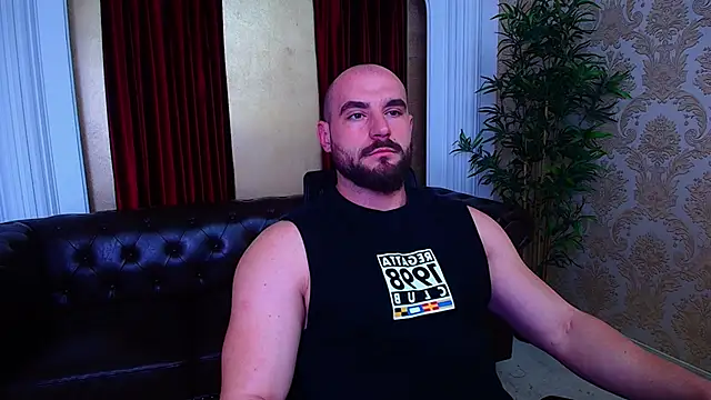 Snapshot of AdamJamesonn chatting on October 16, 2025, 4:35 am AdamJamesonn online show from October 16, 2025, 4:35 am