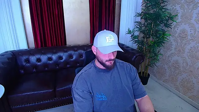 Snapshot of AdamJamesonn chatting on November 11, 2025, 5:29 am AdamJamesonn online show from November 11, 2025, 5:29 am