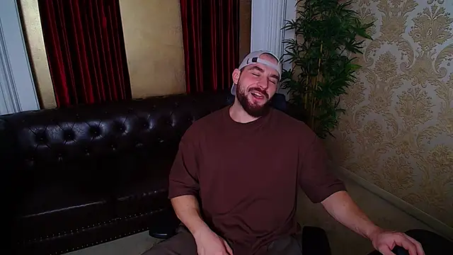 Snapshot of AdamJamesonn chatting on November 28, 2025, 5:21 am AdamJamesonn online show from November 28, 2025, 5:21 am