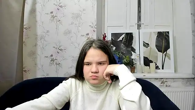 AdeleCruz online show from January 9, 2025, 3:55 pm