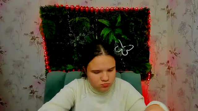 AdeleCruz online show from January 11, 2025, 4:25 pm