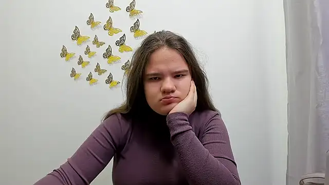 AdeleCruz online show from January 18, 2025, 12:57 pm