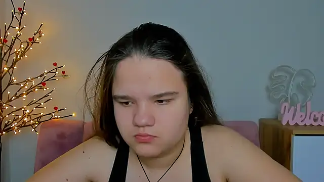 AdeleCruz online show from February 17, 2025, 8:09 am