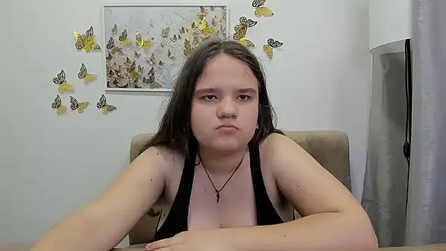 AdeleCruz online show from March 22, 2025, 4:26 pm