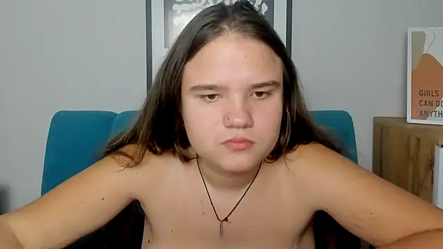 AdeleCruz online show from November 30, 2025, 1:26 pm