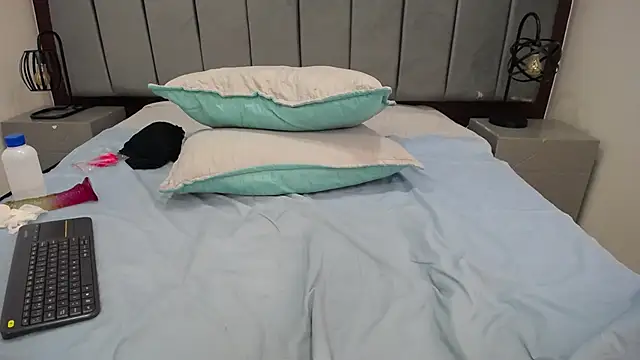 Snapshot of VickyBoobss chatting on March 5, 2025, 4:57 pm VickyBoobss online show from March 5, 2025, 4:57 pm