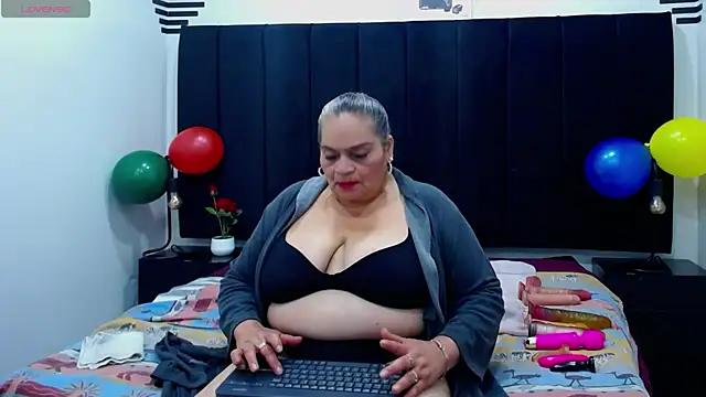 Snapshot of VickyBoobss chatting on October 24, 2025, 7:54 pm VickyBoobss online show from October 24, 2025, 7:54 pm