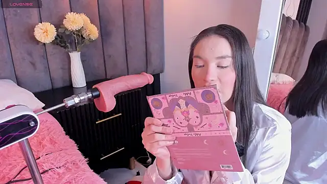 Snapshot of chelsea_bolton_ chatting on October 22, 2025, 1:00 pm chelsea bolton online show from October 22, 2025, 1:00 pm