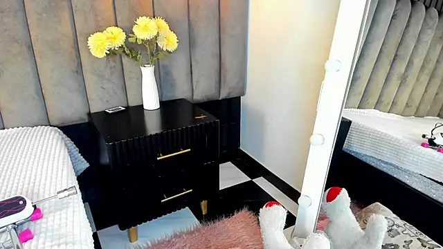 Snapshot of chelsea_bolton_ chatting on November 14, 2025, 12:37 pm chelsea bolton online show from November 14, 2025, 12:37 pm