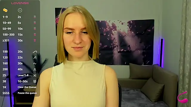 Snapshot of BeautyBlondy chatting on October 27, 2025, 1:26 pm BeautyBlondy online show from October 27, 2025, 1:26 pm