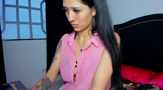 Snapshot of Cleo_Hott chatting on February 21, 2025, 10:59 pm Cleo Hott online show from February 21, 2025, 10:59 pm