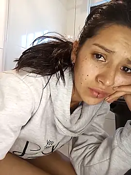 Snapshot of Cleo_Hott chatting on March 15, 2025, 12:24 pm Cleo Hott online show from March 15, 2025, 12:24 pm