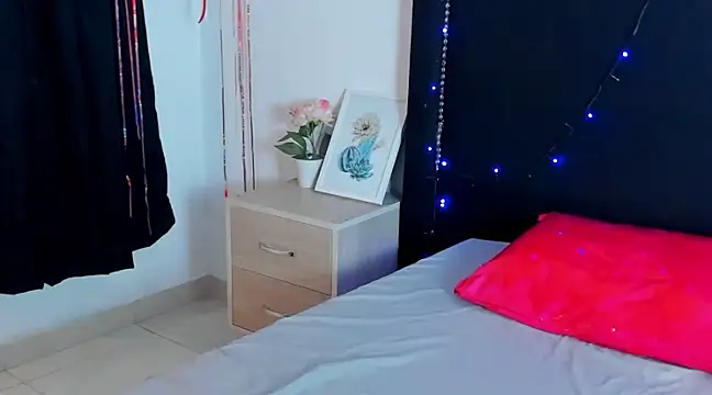 Snapshot of Cleo_Hott chatting on March 21, 2025, 10:17 am Cleo Hott online show from March 21, 2025, 10:17 am