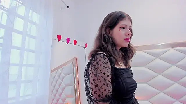 Snapshot of MiaQueen021 chatting on March 21, 2025, 1:12 pm MiaQueen021 online show from March 21, 2025, 1:12 pm