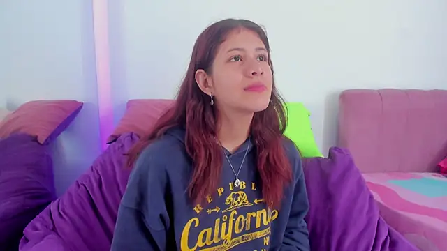 Snapshot of MiaQueen021 chatting on September 23, 2025, 2:09 pm MiaQueen021 online show from September 23, 2025, 2:09 pm