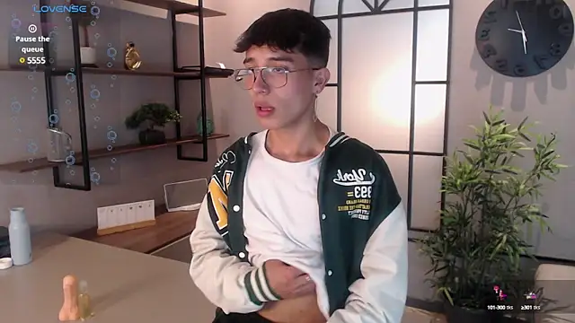 Snapshot of tim__fox chatting on January 27, 2025, 7:35 pm tim fox online show from January 27, 2025, 7:35 pm