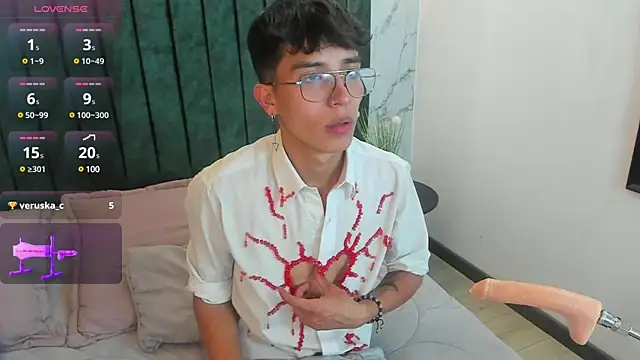 Snapshot of tim__fox chatting on February 1, 2025, 8:37 pm tim fox online show from February 1, 2025, 8:37 pm