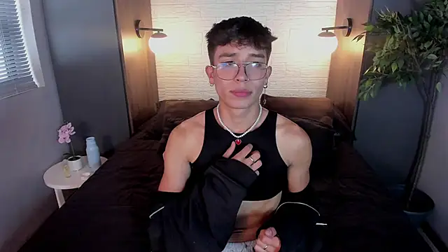 Snapshot of tim__fox chatting on February 2, 2025, 7:46 pm tim fox online show from February 2, 2025, 7:46 pm