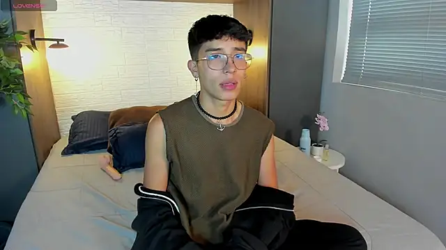 Snapshot of tim__fox chatting on February 4, 2025, 7:44 pm tim fox online show from February 4, 2025, 7:44 pm