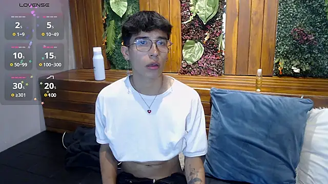 Snapshot of tim__fox chatting on February 10, 2025, 7:49 pm tim fox online show from February 10, 2025, 7:49 pm